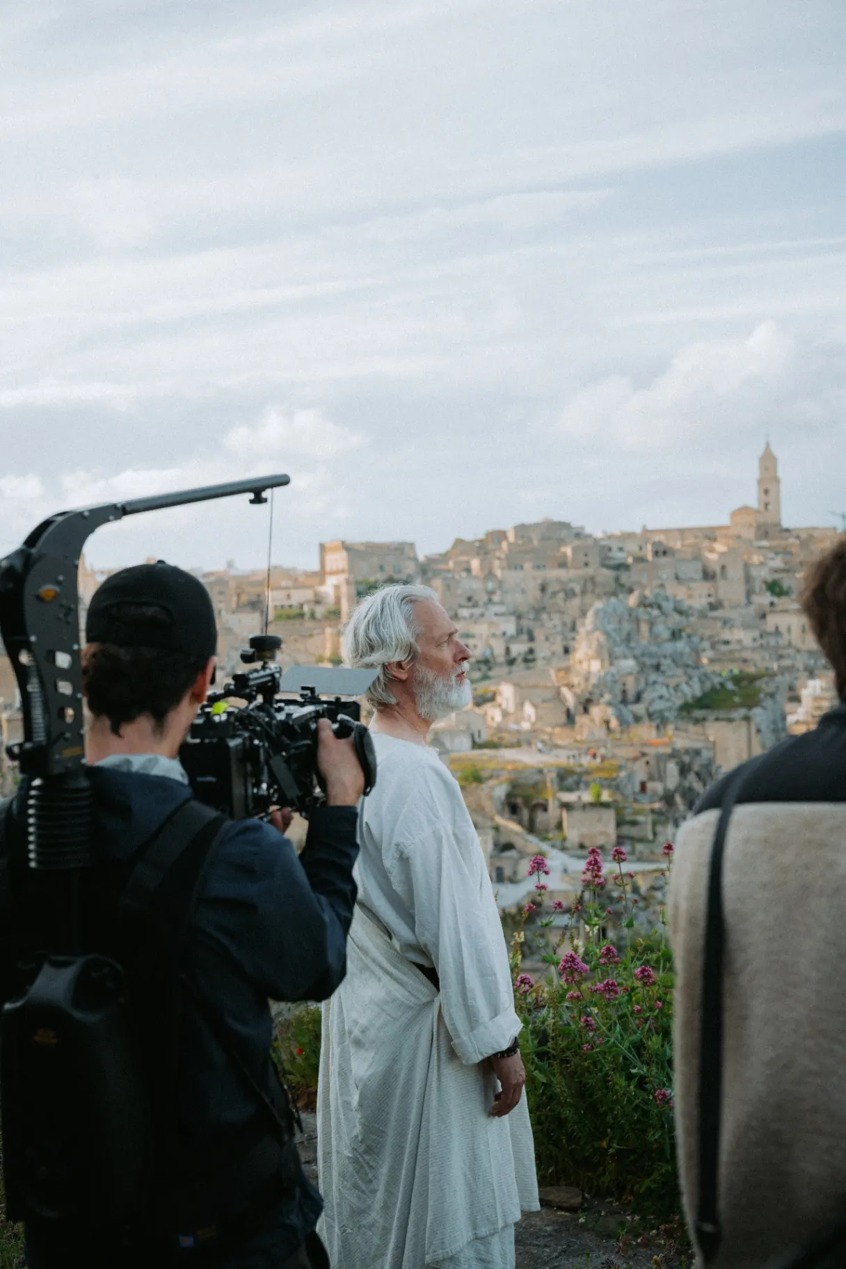 Der Vater blickt über Matera