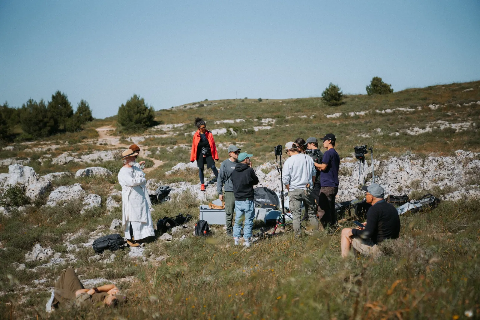 Crew und Darsteller in der Landschaft